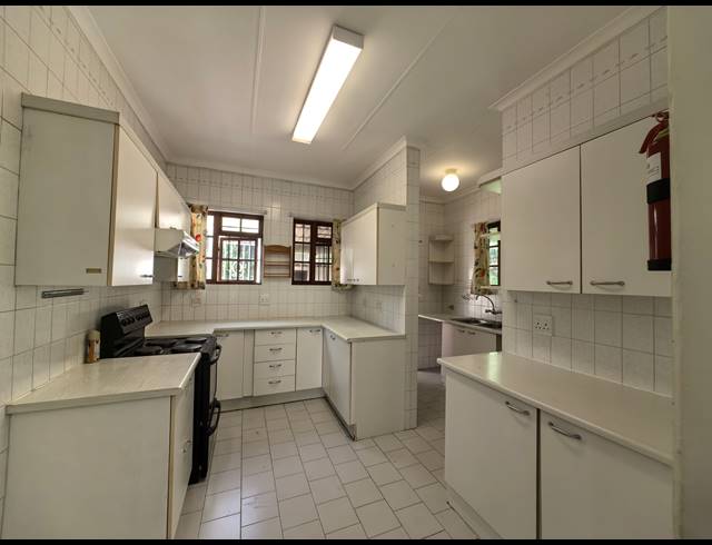2 BEDROOM RETIREMENT UNIT FOR SALE IN BROMHOF